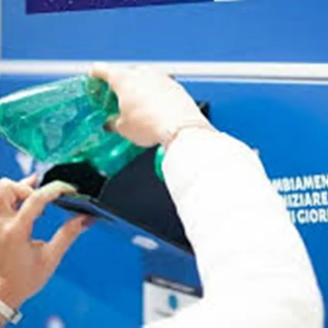 Platì, installato in contrada Pirare un eco-compattatore per le bottiglie di plastica