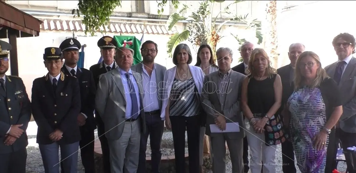 Carcere Reggio, la piantumazione di un ulivo per ricordare Paolo Borsellino e la sua scorta - VIDEO