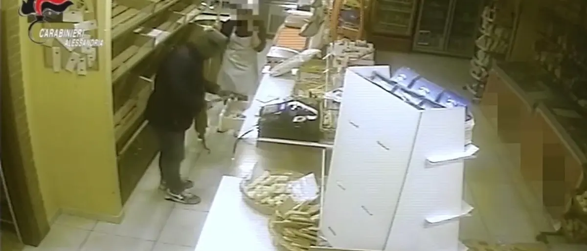 Grotteria, arrestato uno dei tre presunti rapinatori di una panetteria in provincia di Alessandria - VIDEO
