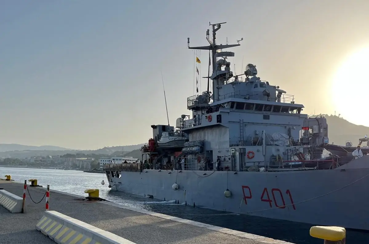 Reggio, in corso lo sbarco di 500 migranti: sono arrivati a bordo della nave Cassiopea