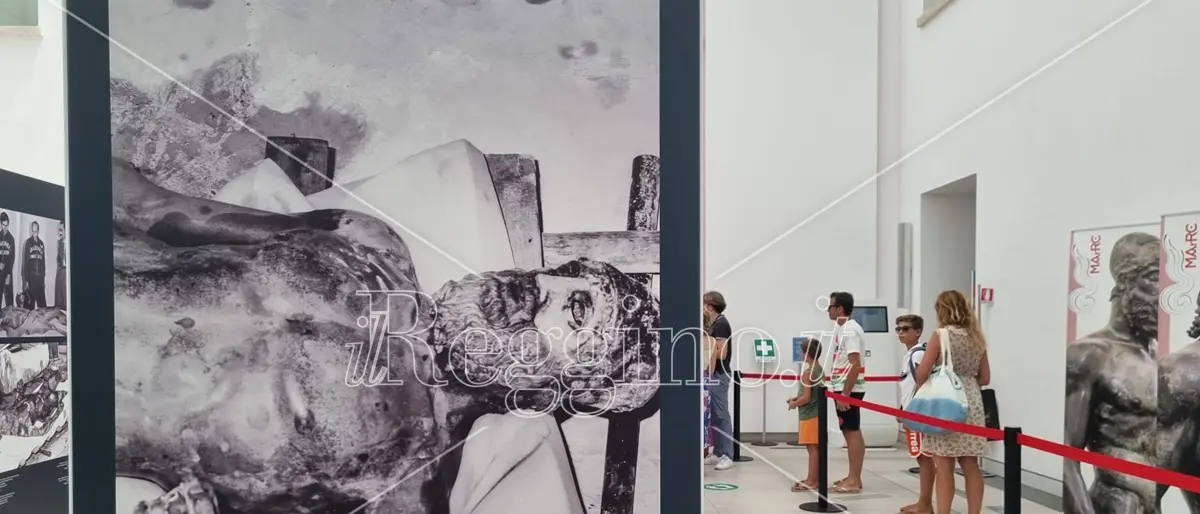 “I Bronzi di Riace. Cinquanta anni di storia” in mostra al museo di Reggio