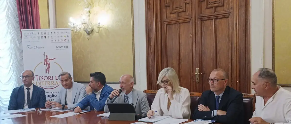 Tesori del Mediterraneo ai nastri di partenza, Versace e Brunetti: «Un'ulteriore occasione per raccontare il nostro territorio»