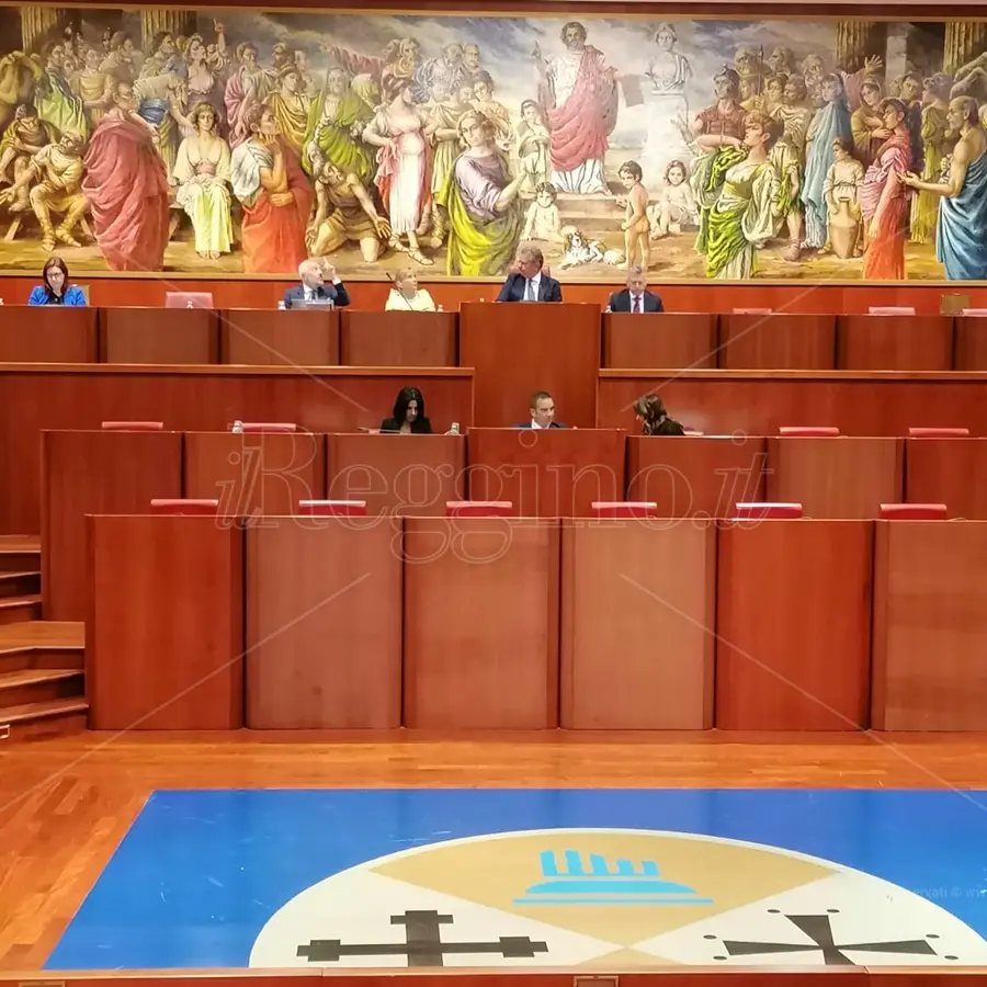 Sanità, capigruppo di minoranza: «Pronta una mozione per impegnare il governo regionale ad ottenere un finanziamento pari al 7,5% del Pil»