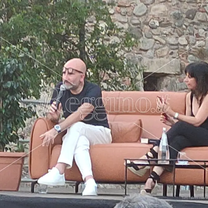 Piazza Castello a Reggio, Donato Carrisi presenta “La casa delle luci”