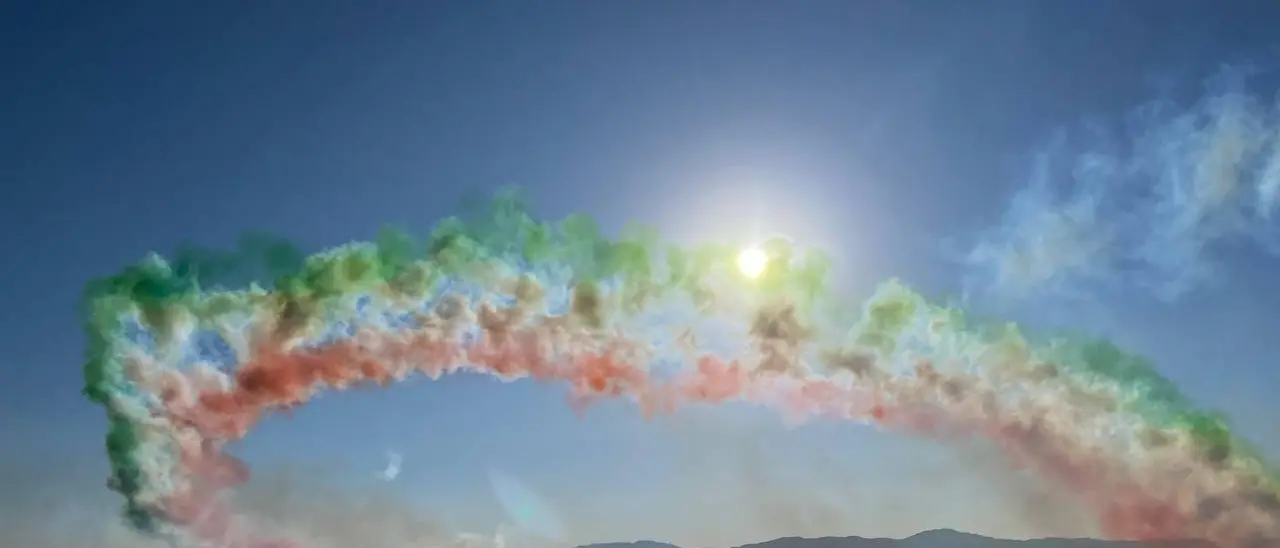 Senza fiato con il naso all’insù, l’orgoglio tricolore conquista Reggio