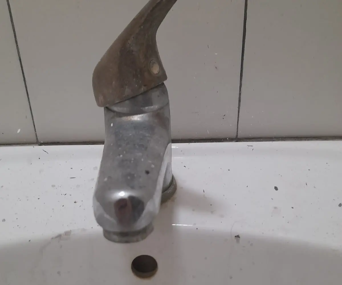 Locride nella morsa dell'assenza d'acqua: file alle autobotti e aziende agricole in ginocchio