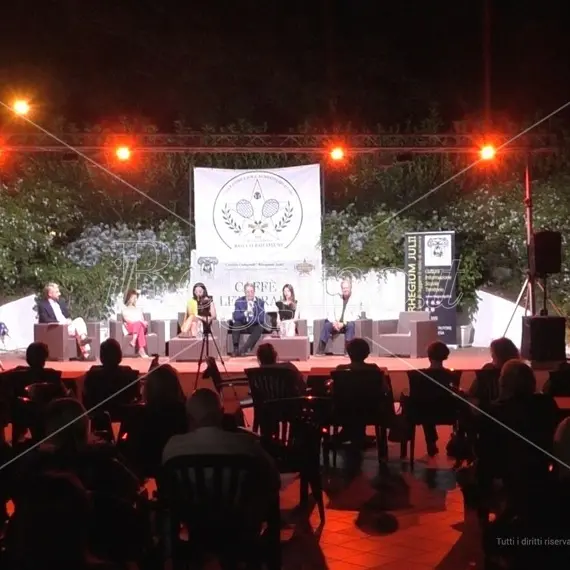 Reggio, Valentina Clemente e Giuseppe Soriero tra gli ospiti dei Caffè letterari del Rhegium Julii - VIDEO