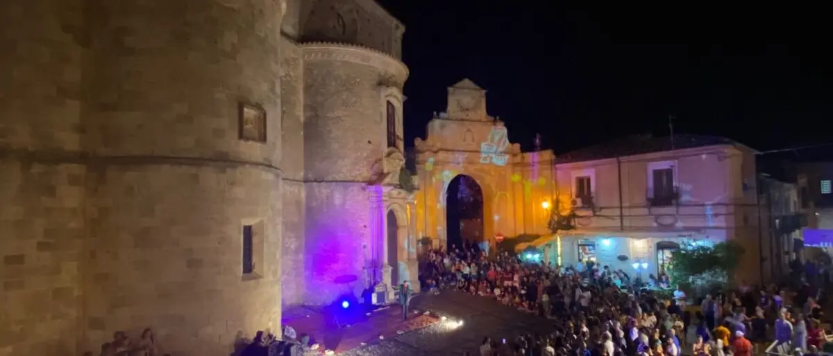 Grandi eventi, pioggia di euro per il Borgo Incantato di Gerace e il Festival Jazz di Roccella: fuori (per ora) il Palio di Ribusa di Stilo e il Kaulonia Tarantella Festival
