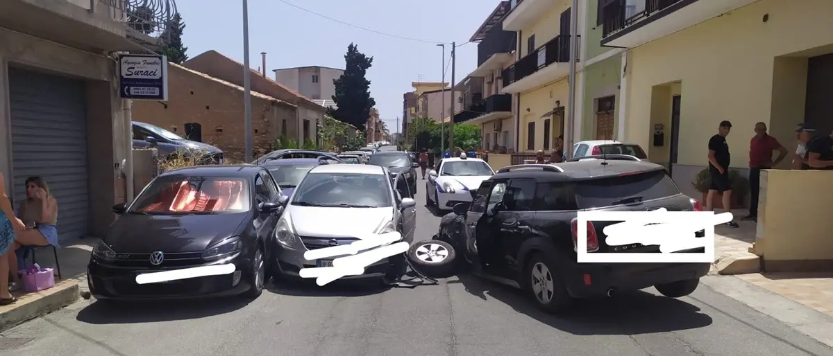 Reggio, rocambolesco incidente a Bocale ha coinvolto quattro autovetture