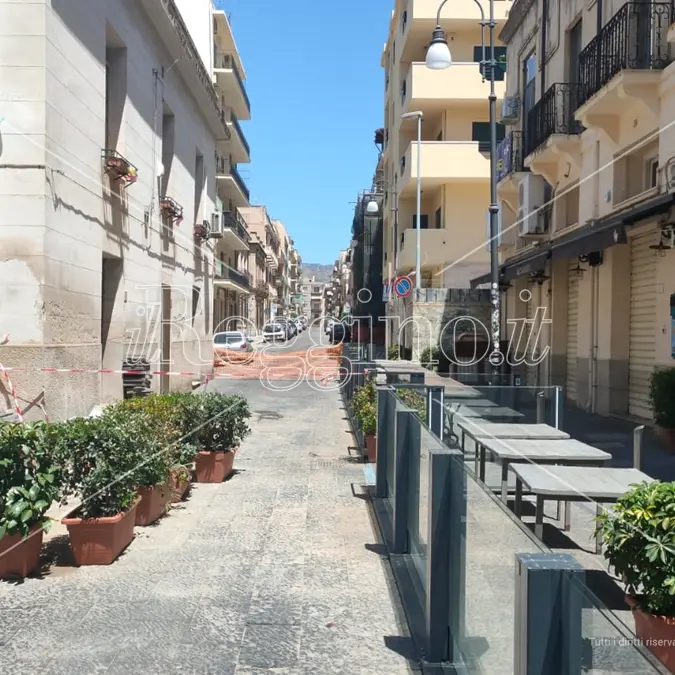 Reggio, via Filippini chiusa: perchè non c'è segnaletica?