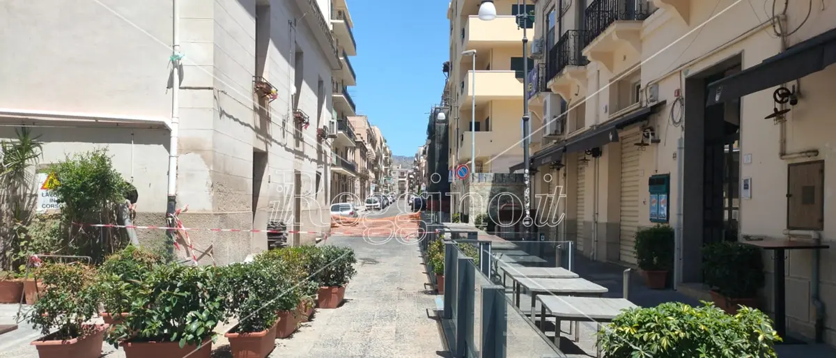 Reggio, via Filippini chiusa: perchè non c'è segnaletica?