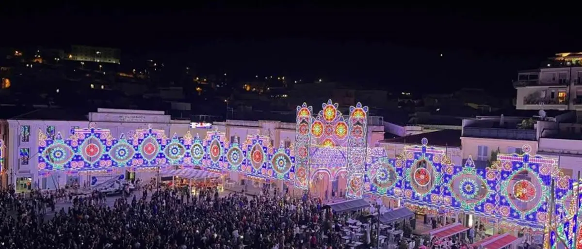 Varia di Palmi, annullato lo spettacolo pirotecnico. Il Comune: «La sicurezza prima di tutto»