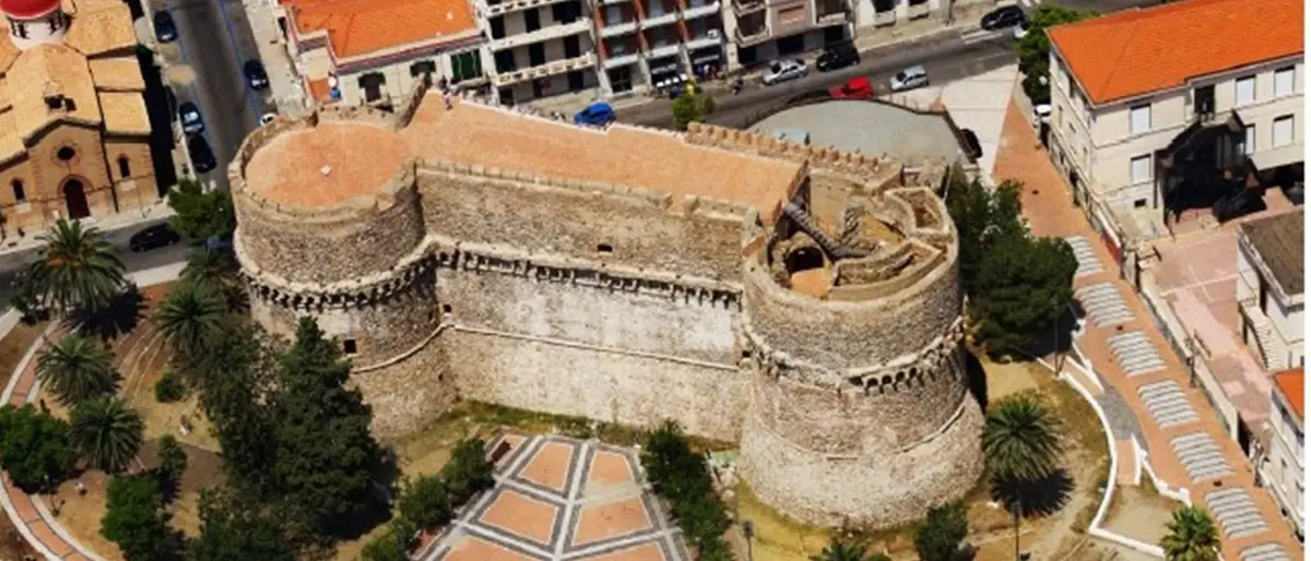 Castello Aragonese a Reggio, 200mila euro per il progetto per la riqualificazione
