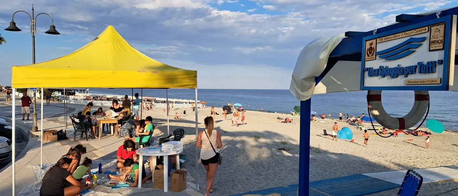 Caulonia, iniziati i progetti di inclusione della “Spiaggia libera per tutti”