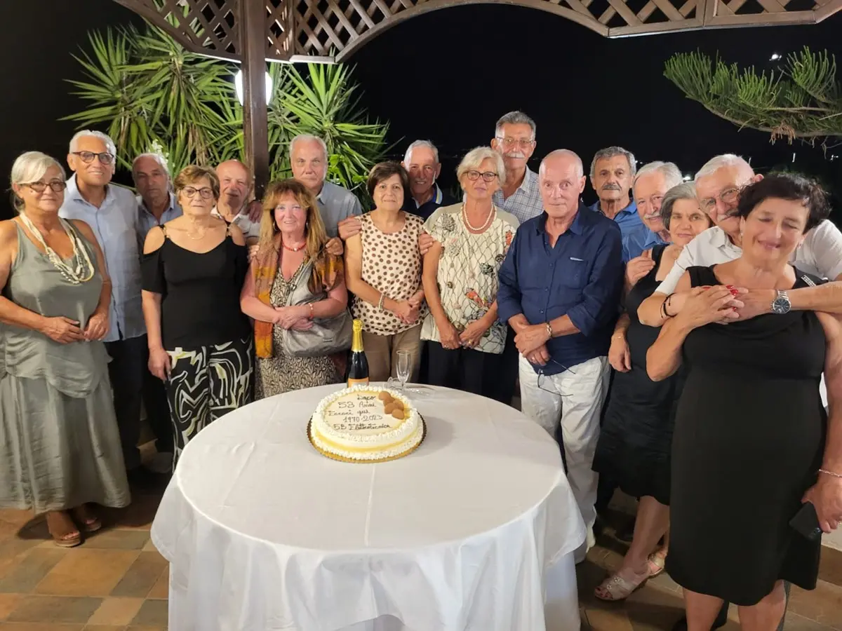 Reggio, i \"ragazzi\" della 5^B del Panella si ritrovano dopo 53 anni dal diploma