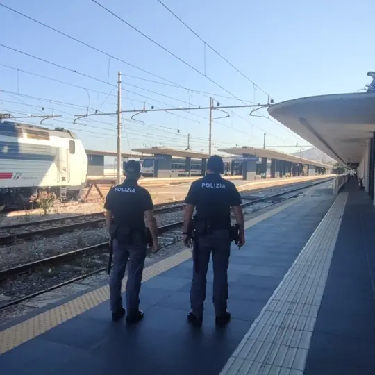 Calabria, travolto dal treno mentre guarda fuochi d'artificio