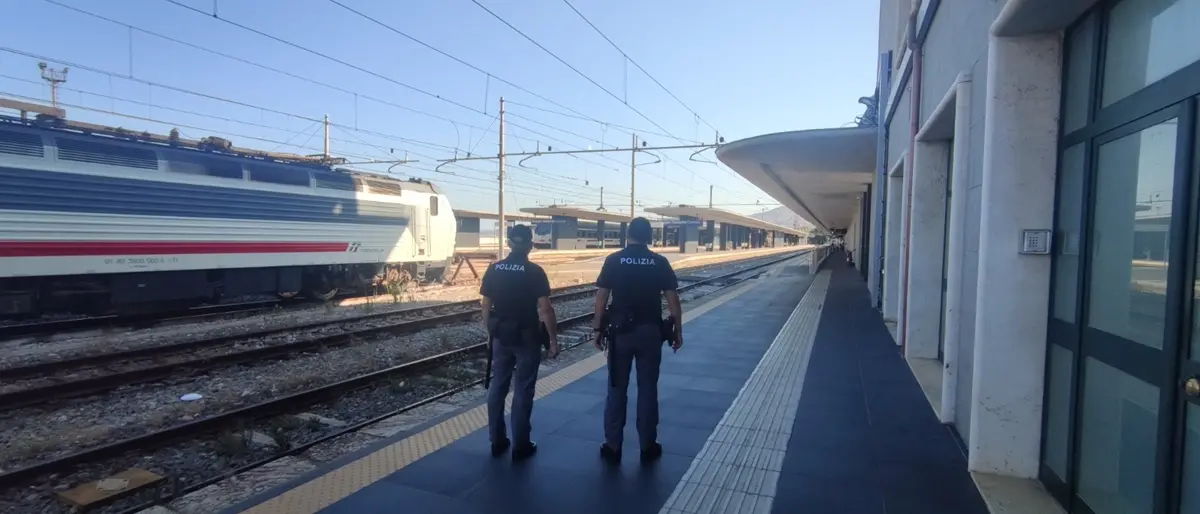 Calabria, travolto dal treno mentre guarda fuochi d'artificio