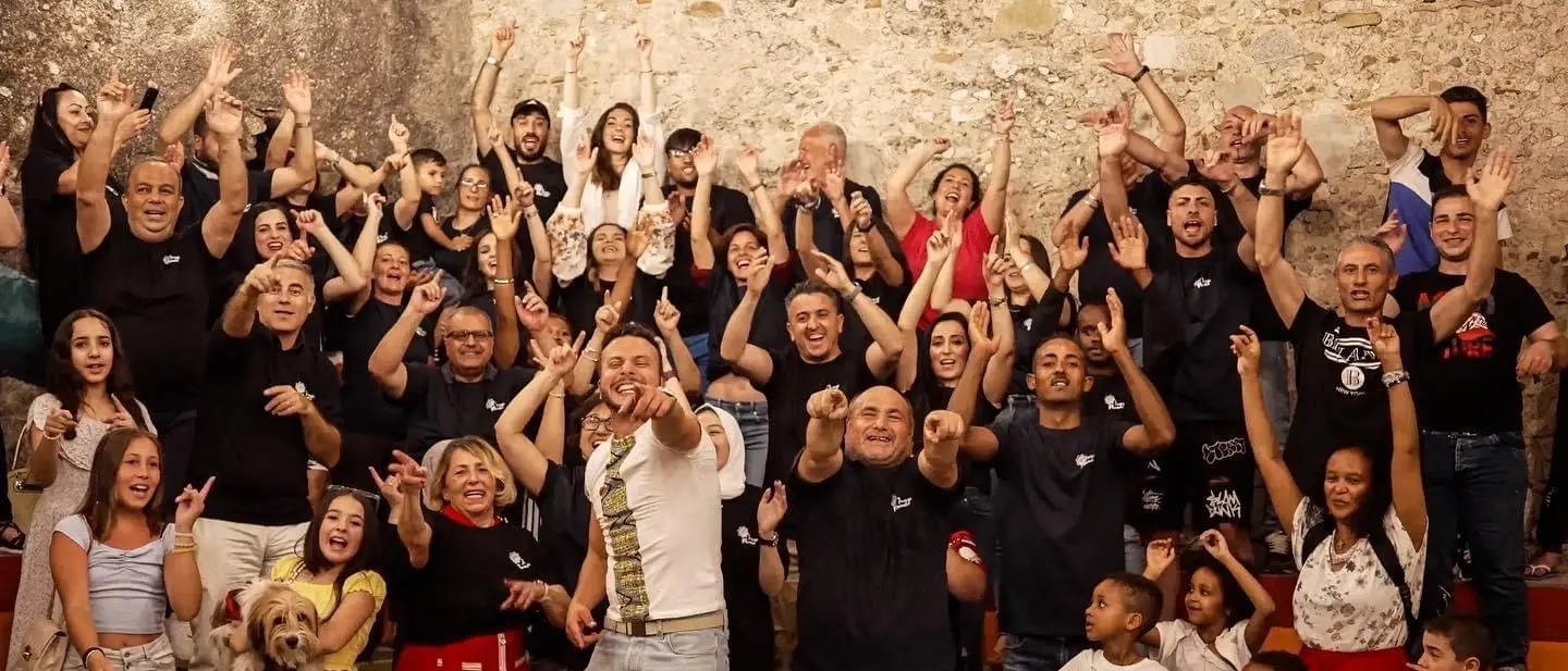 Camini, fuori la canzone contro il razzismo prodotta dalla Eurocoop Jungi Mundu