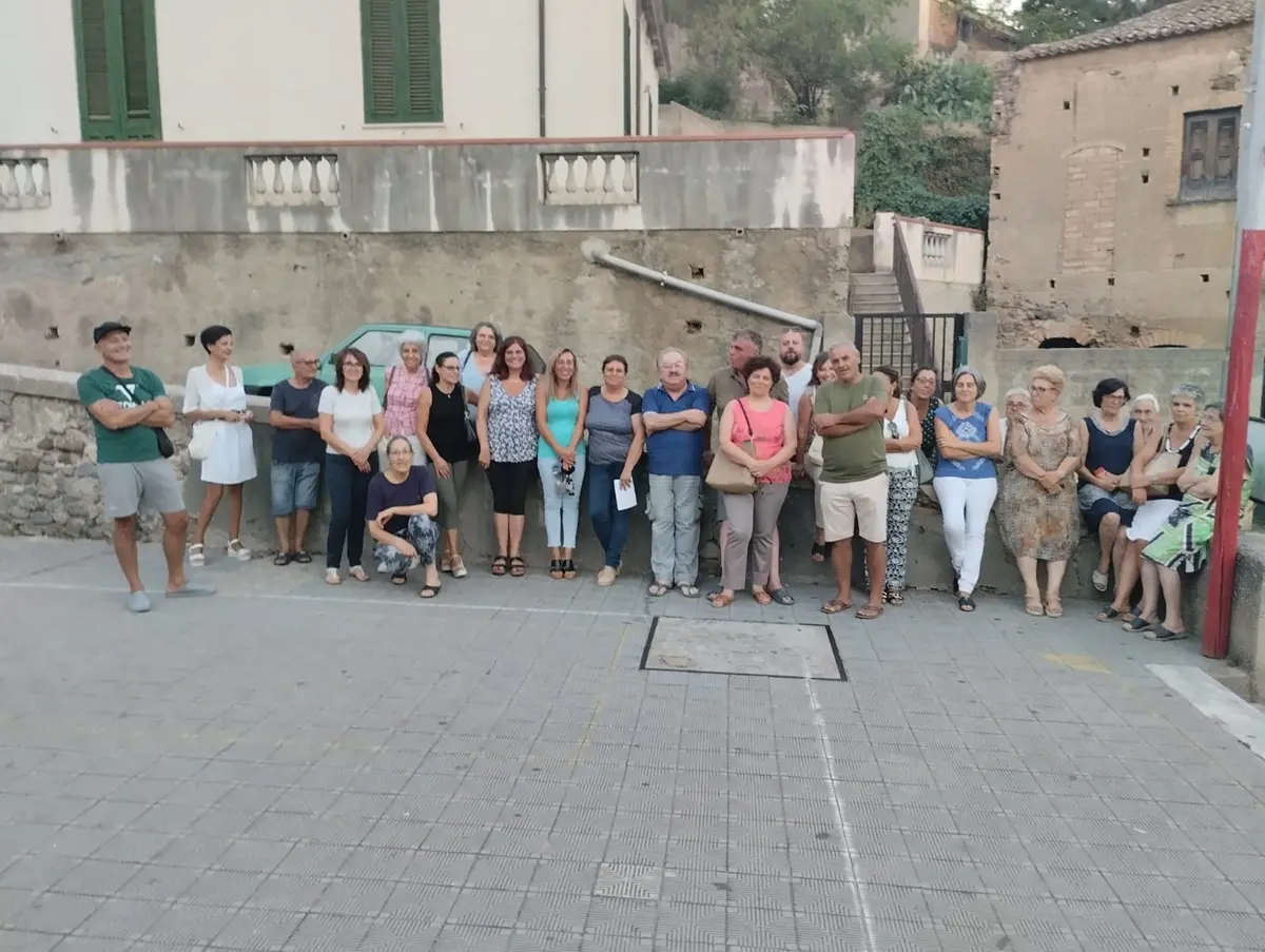 Crisi idrica nella Vallata del Gallico, la provocazione del Comitato: «Il ministro Lauterbach venga anche da noi»