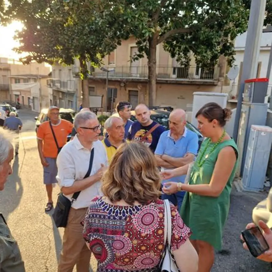 Incendi a Mosorrofa, la Stanganelli incontra il Comitato di Quartiere per verificare tossicità ambientale