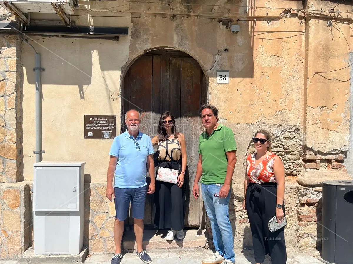 Brancaleone, il sindaco Garoffolo su palazzo che ospitò Pavese: «Valutiamo bandi ma serve sciogliere il nodo acquisizione» - VIDEO