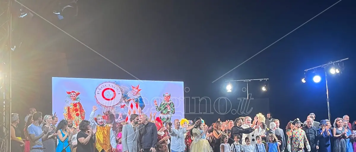 Reggio, la vita e la storia sul palcoscenico del teatro: Pagliacci incanta il pubblico dello Stretto - FOTO