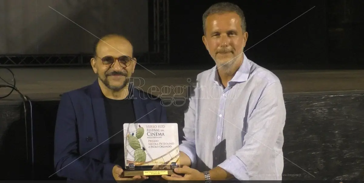 Reggio, il premio Nicola Petrolino a Paolo Orlando: «Onorato per questo riconoscimento nella mia terra. Qui cinema in forte crescita» - VIDEO