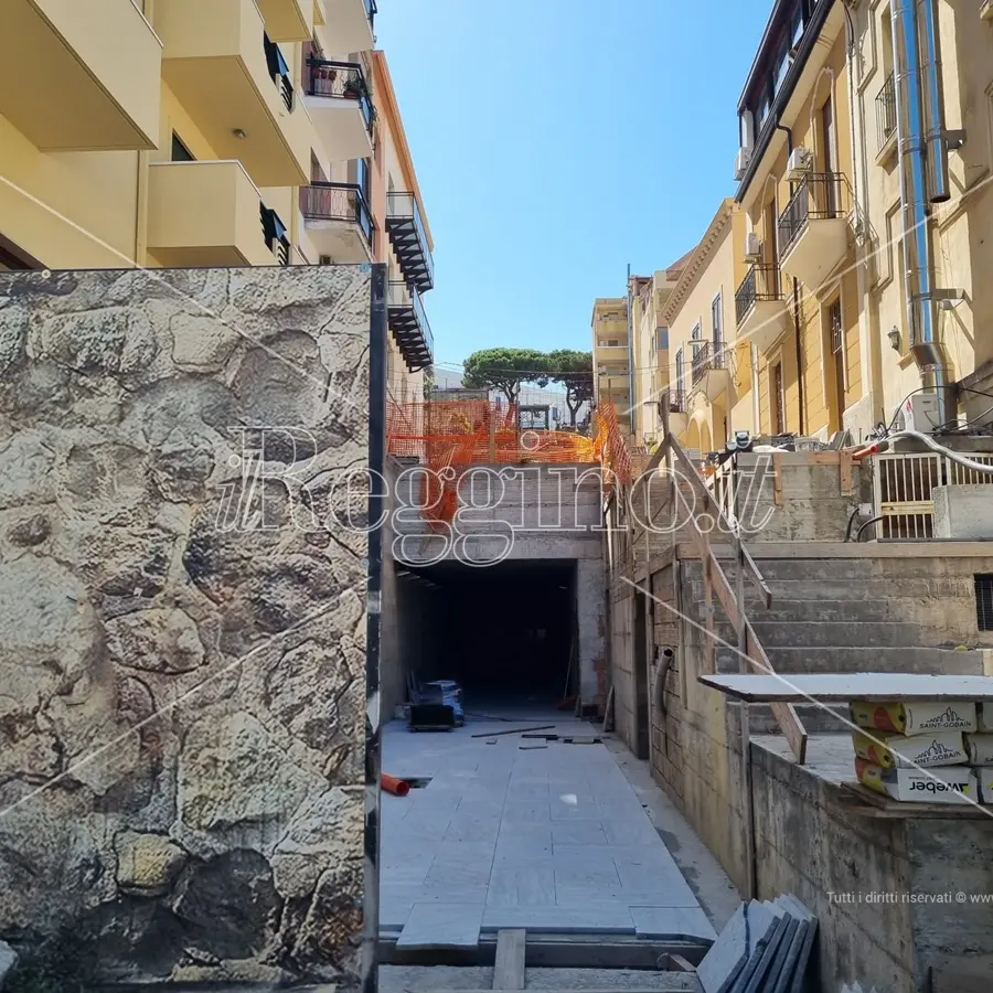 Tapis roulant a Reggio, manutenzione per i dieci tappeti delle scale