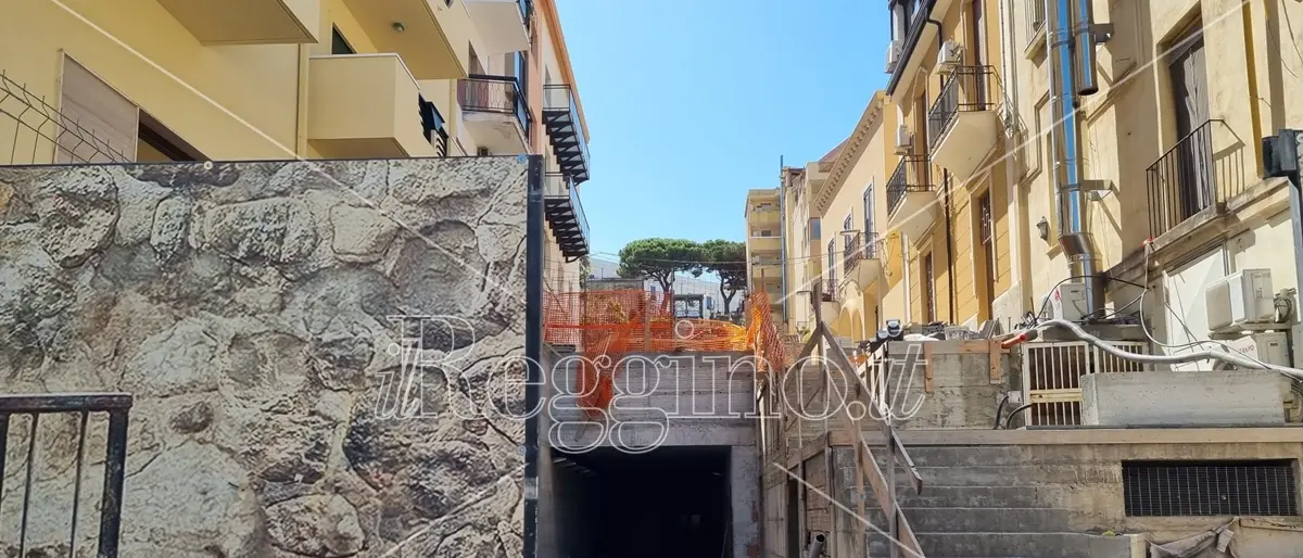 Tapis roulant a Reggio, manutenzione per i dieci tappeti delle scale