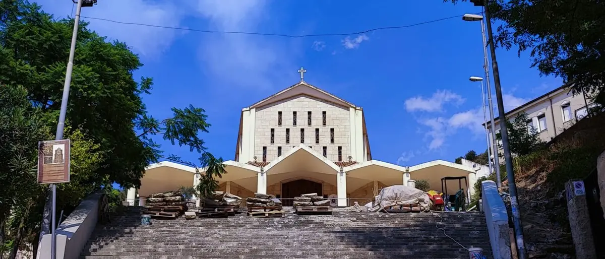 Reggio, quasi ultimati i lavori della scalinata del Santuario dell'Eremo