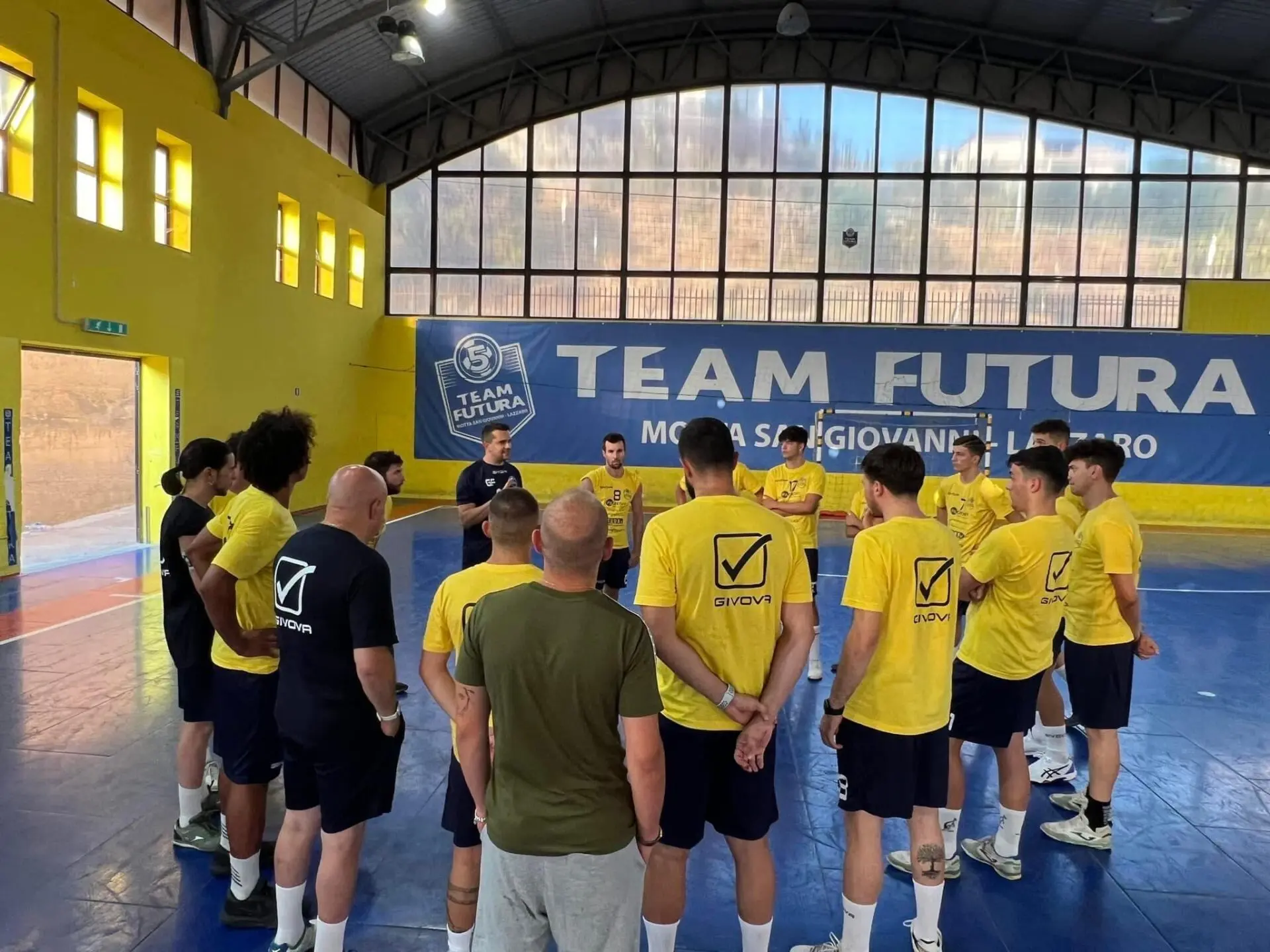 Raduno con sorpresa per la \"Futura\": è tornato Antonino Pannuti