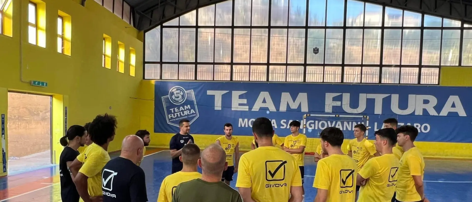 Raduno con sorpresa per la \"Futura\": è tornato Antonino Pannuti