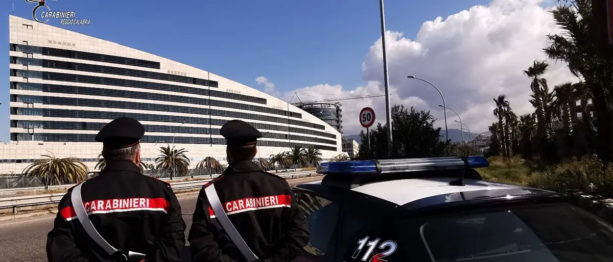 Reggio, controlli e perquisizioni dei carabinieri: 2 arresti per droga e 2 per evasione