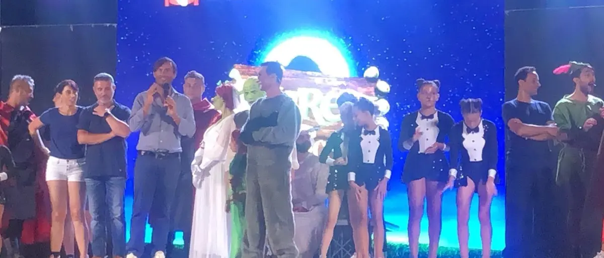 Palmi, la Compagnia dei Mastroni porta in scena lo spettacolo \"Shrek il Musical\"