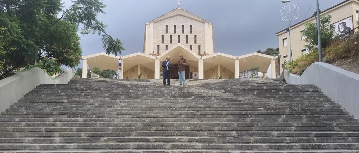 Prete arrestato per pedofilia, \"La Caramella Buona\" non molla la presa: «Chi sapeva deve parlare, basta omertà»