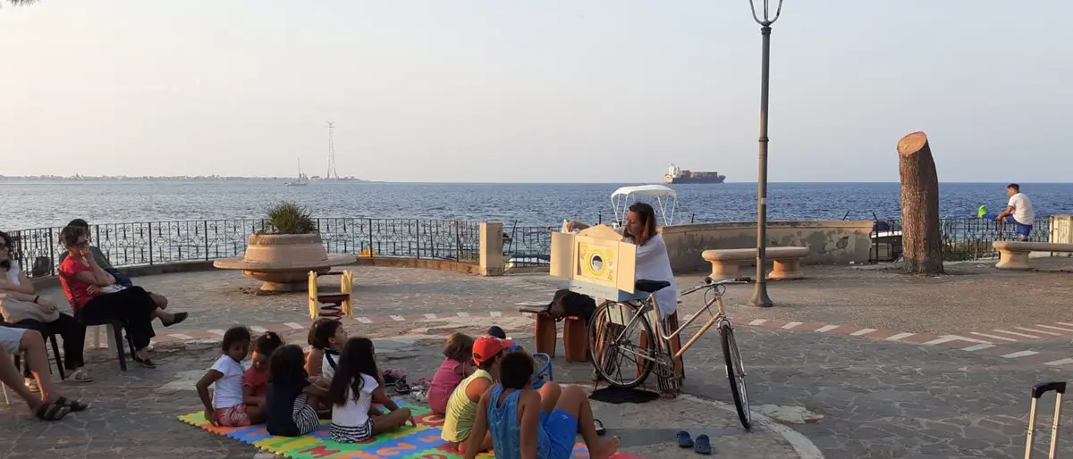 Reggio, \"Libri in bici, racconti in valigia\" fa tappa da Incontriamoci Sempre