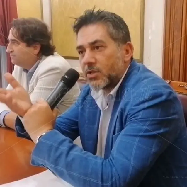 Servizio idrico a Reggio, Brunetti replica a Veronese: «Affermazioni false, il Comune valuterà azioni legali»