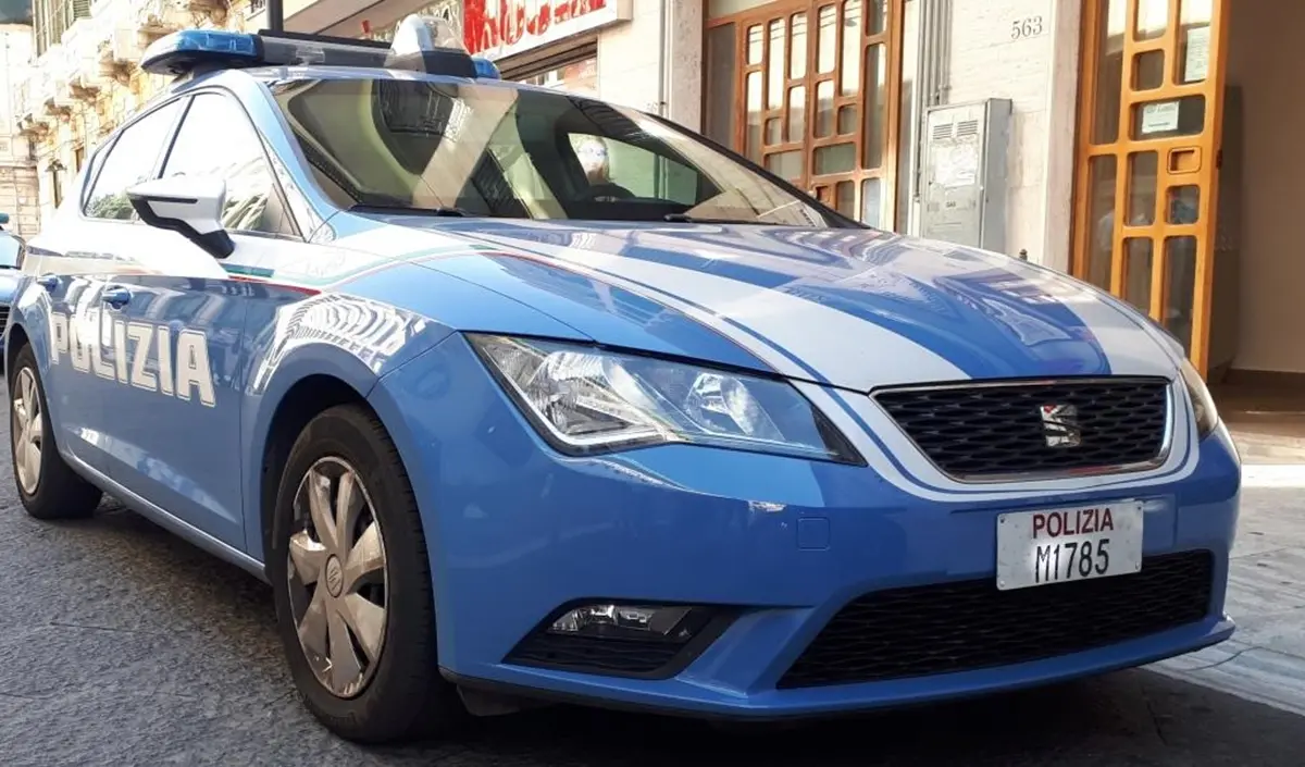 Arrestati un uomo ed una donna di 61 e 48 anni per sequestro di persona e maltrattamenti in famiglia