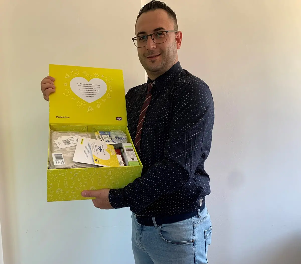 Camini, Poste Italiane consegna il \"Fiocco giallo\": l'iniziativa per i neo genitori dipendenti