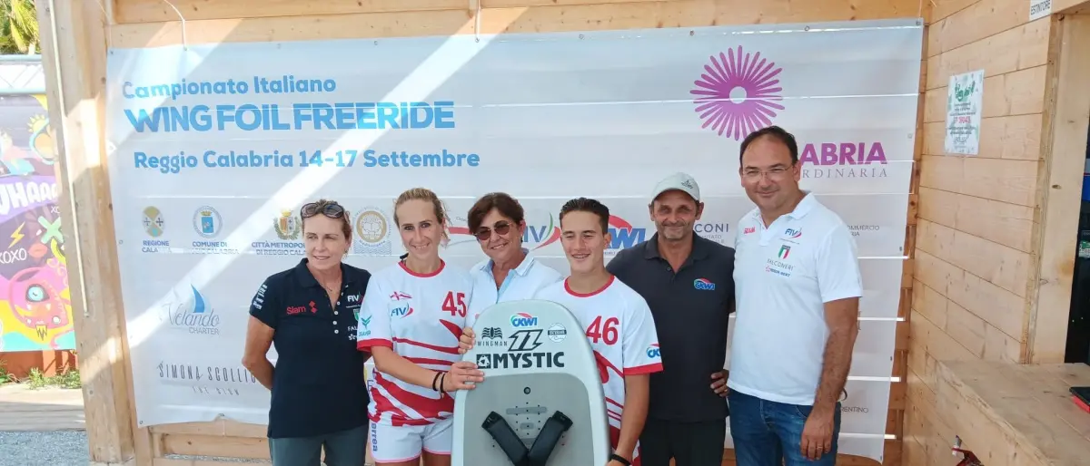 \"Campionato Wing Foil\" a Reggio, atleti in città: cresce l'attesa per le regate. Il programma del weekend