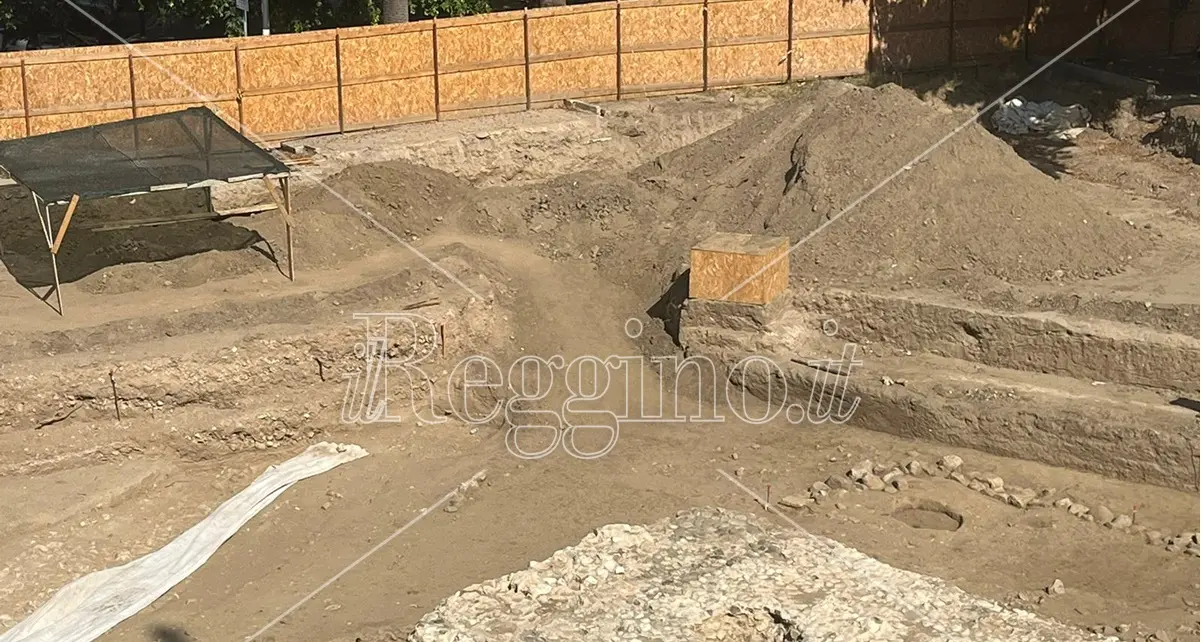 Piazza Garibaldi a Reggio, gli scavi si aprono ai visitatori: ecco quando