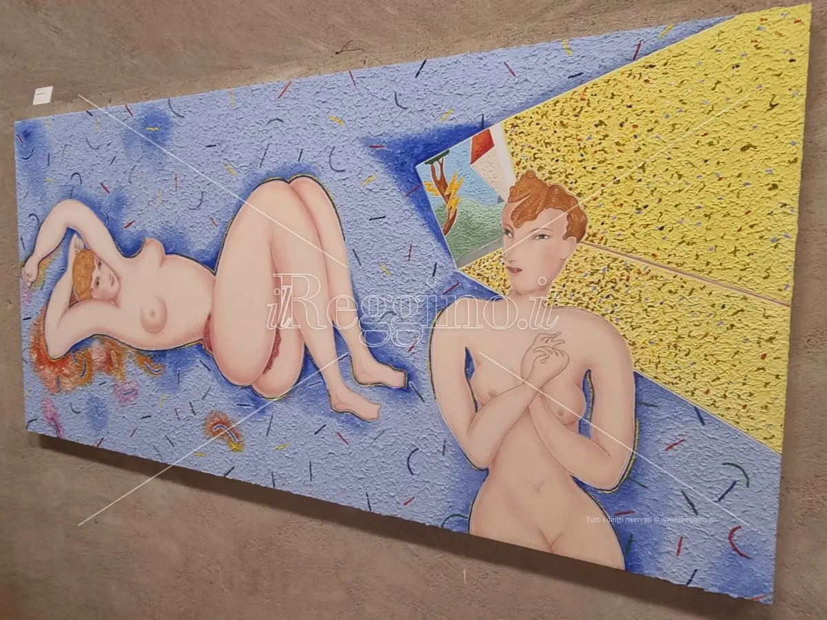 Il castello Aragonese di Reggio si accende dei colori del surrealismo di Luca Alinari - VIDEO E FOTO