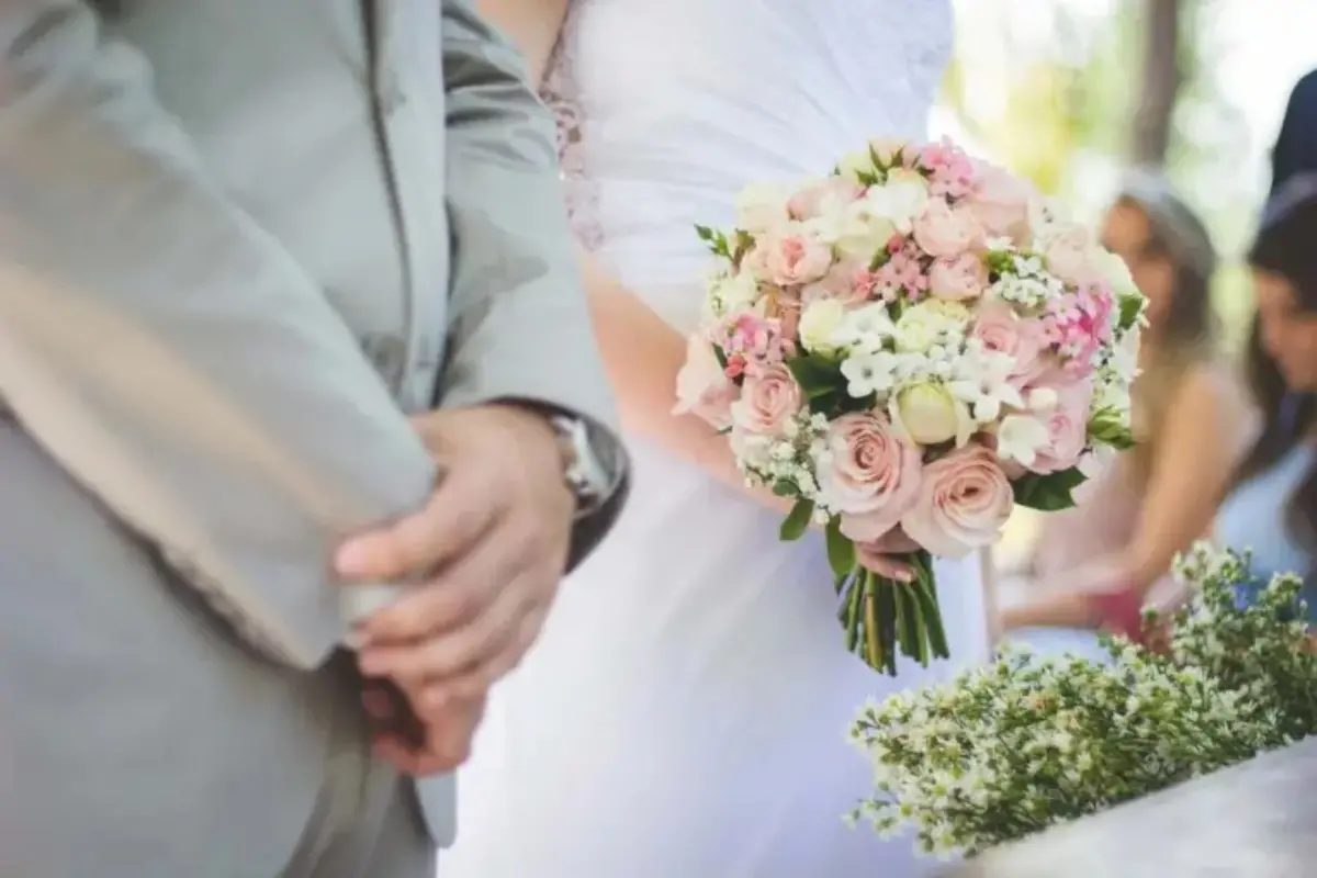 Matrimoni a Reggio, 250 euro per i fiori d'arancio nella biblioteca De Nava