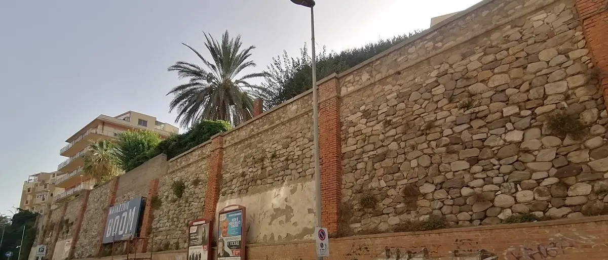 Reggio, al via il restyling dei muraglioni di Via Possidonea
