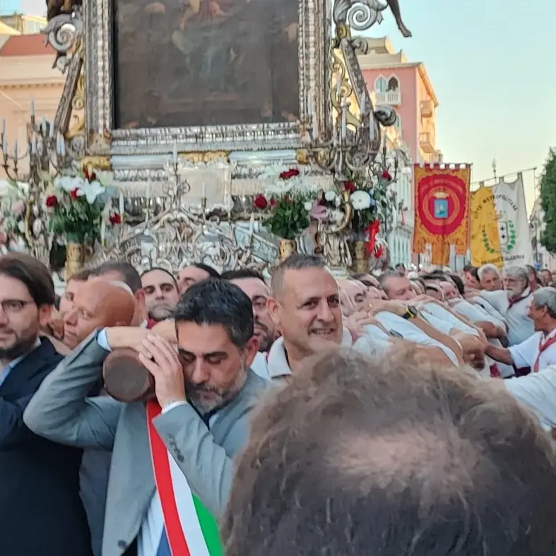 Reggio è un saliscendi: la lunga estate calda di Brunetti tra rifiuti Reggina e aeroporto