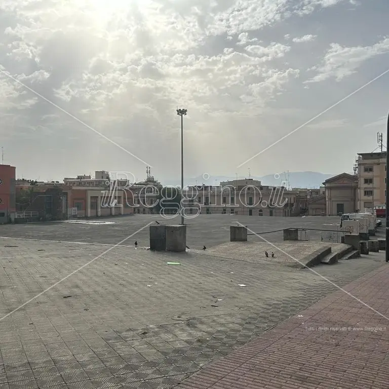 Abusivi a piazza del Popolo, mercato a rischio chiusura?