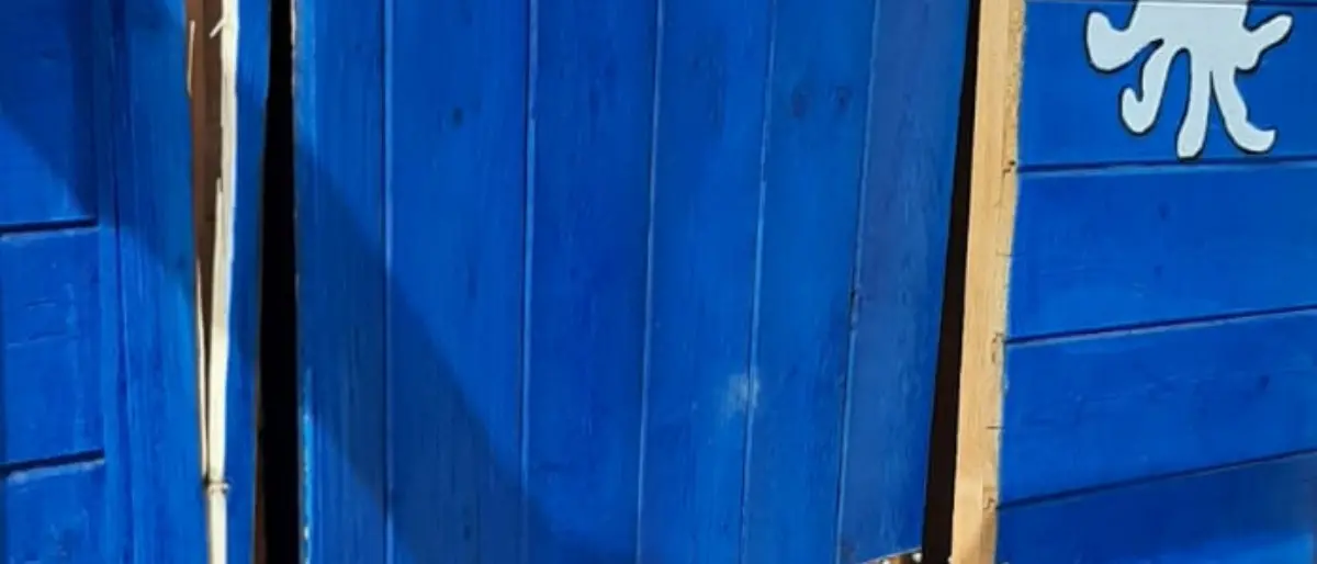 Lungomare di Caulonia, vandalizzata la postazione destinata ai servizi ai diversamente abili