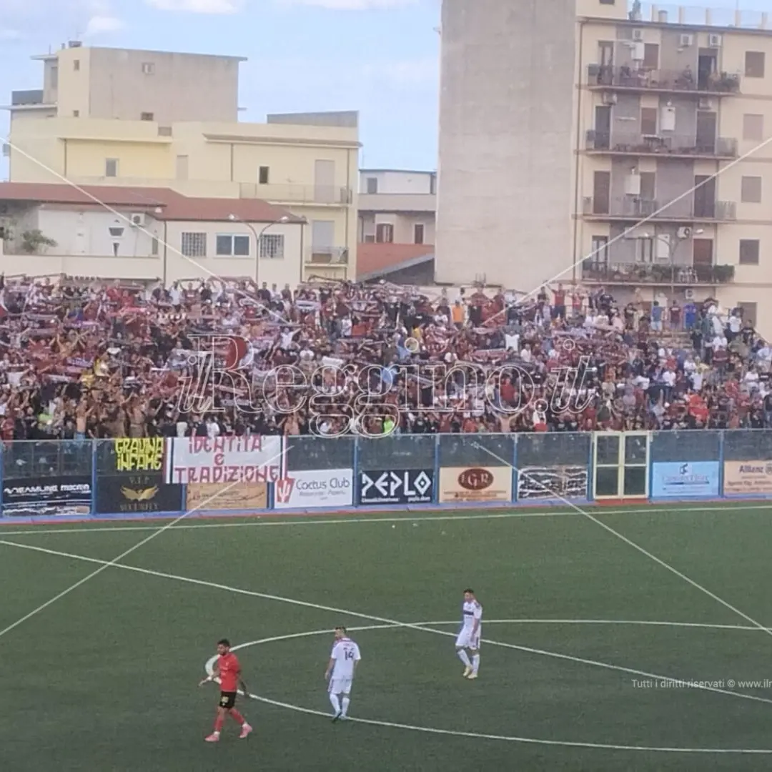 Gli amaranto sono tornati: istantanee da un’appiccicosa giornata “D” calcio