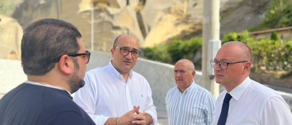 Reggio, avviati i lavori di riqualificazione della strada tra Calanna e la frazione di Petile