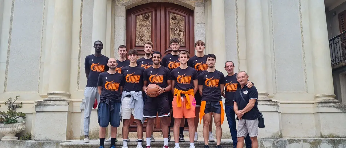 A Monterosso la Viola basket Reggio simbolo della pallacanestro calabrese